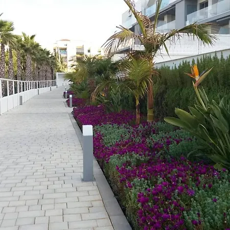 En Primera Linea De Playa, Con Piscina Y Garaje En Costa Lejlighed *